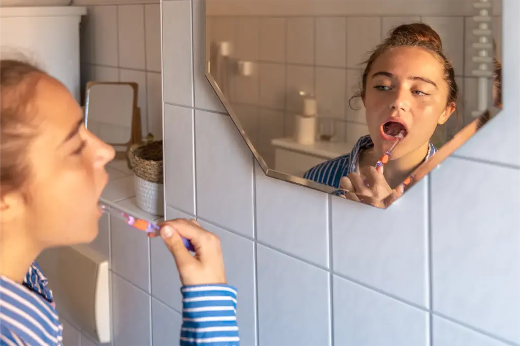 early signs of a cavity